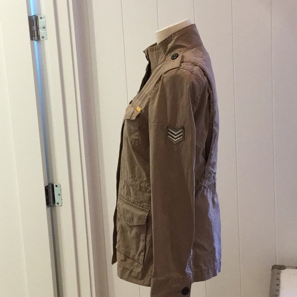 Old navy lightweight jacket - Picture 3 of 6